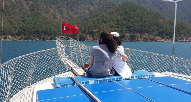 Adrasan'da Konaklama 2026: Otel, Pansiyon ve Kamp Seçenekleri — Nerede Kalmalı?